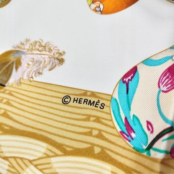 Hermes scarf Carre 90 Reds Silk100% 35X35 - Picture 3 of 9